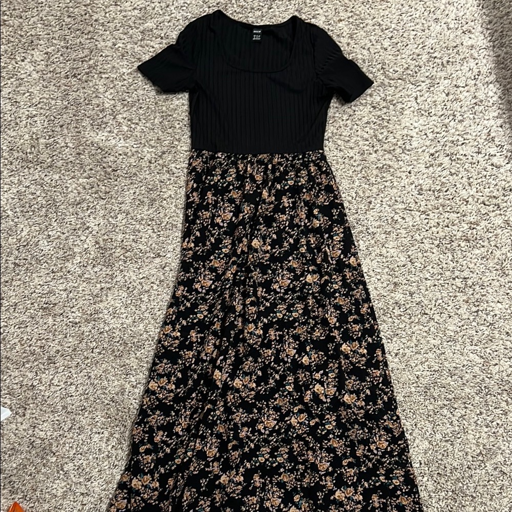 SHEIN Black Maxi Sundress with Crew Neck and Short Sleeves